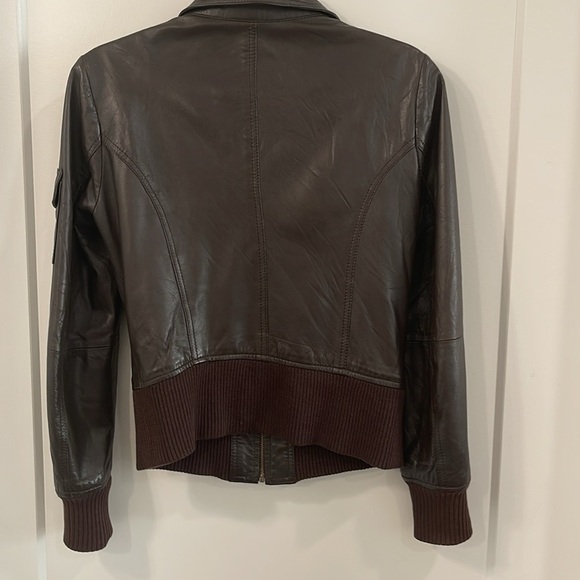 Vintage Brown Leather Jacket Labeled M (XS Fit). - Picture 8 of 8